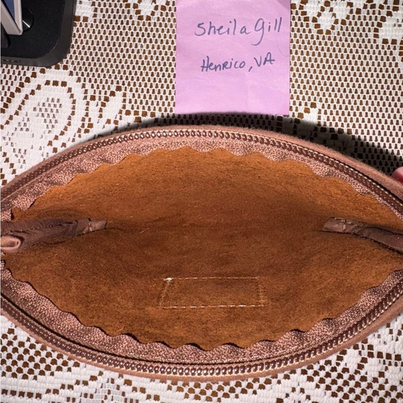 Mocha Tuscan leather makeup bag - Picture 3 of 4